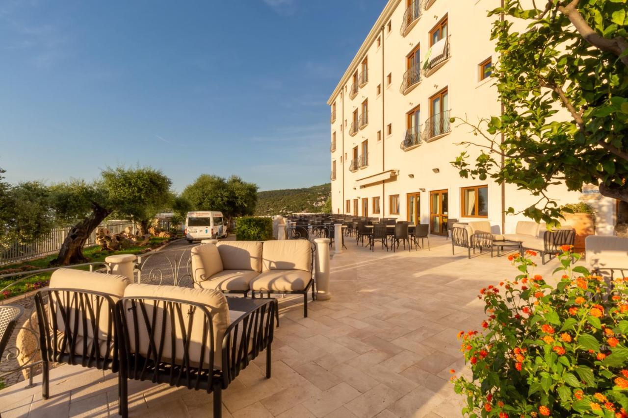 Hotel Brancamaria Cala Gonone Eksteriør billede